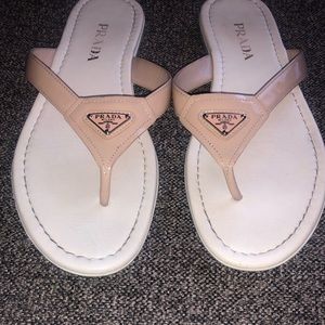 🎈PRADA🎈Beautiful brand lady flip flops .
